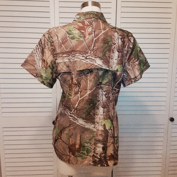 Camouflage Dura-Cool Technology Scotchguard Protect Button Down Top - Picture 2 of 16